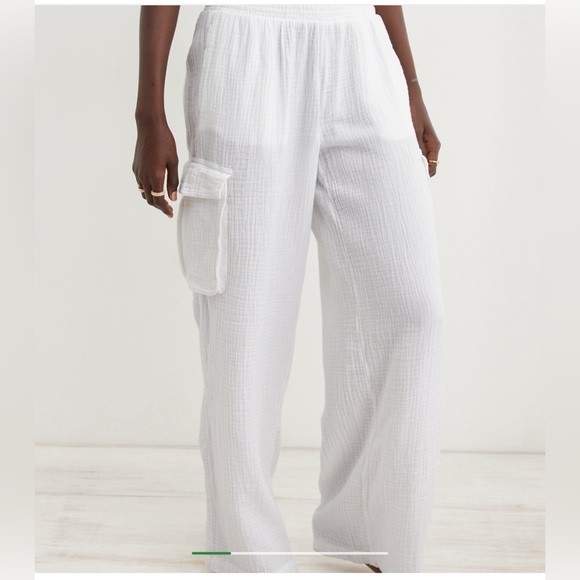 Aerie High Waisted Pool to Party Cargo Pants - Picture 1 of 8